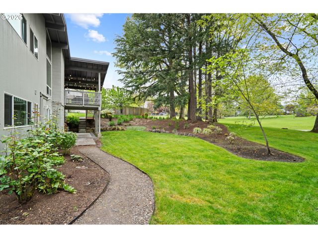 15051 Nw OAKMONT Loop, Beaverton, OR 97006