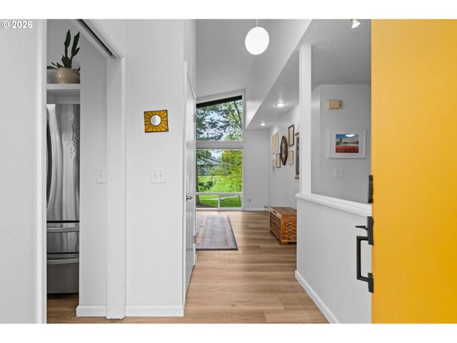 15051 Nw OAKMONT Loop, Beaverton, OR 97006