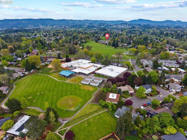15051 Nw OAKMONT Loop, Beaverton, OR 97006