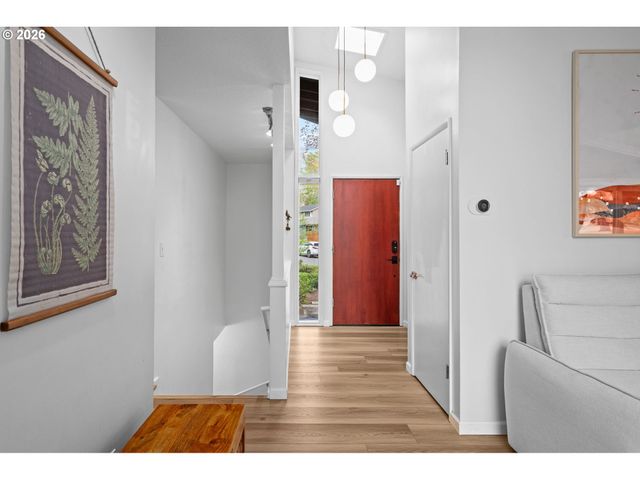 15051 Nw OAKMONT Loop, Beaverton, OR 97006