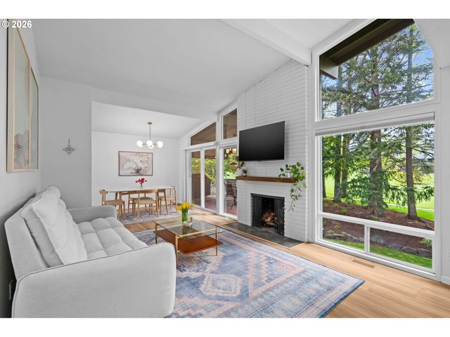 15051 Nw OAKMONT Loop, Beaverton, OR 97006