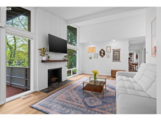 15051 Nw OAKMONT Loop, Beaverton, OR 97006