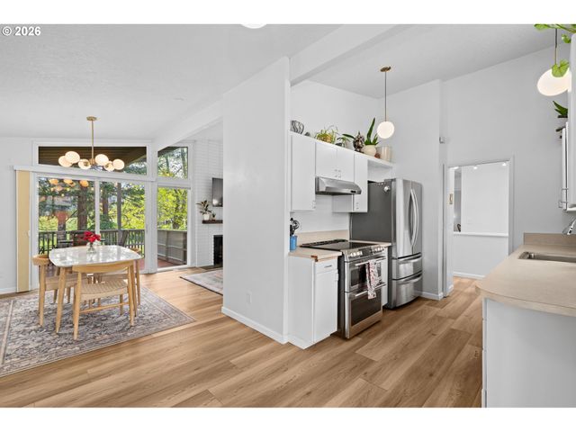 15051 Nw OAKMONT Loop, Beaverton, OR 97006