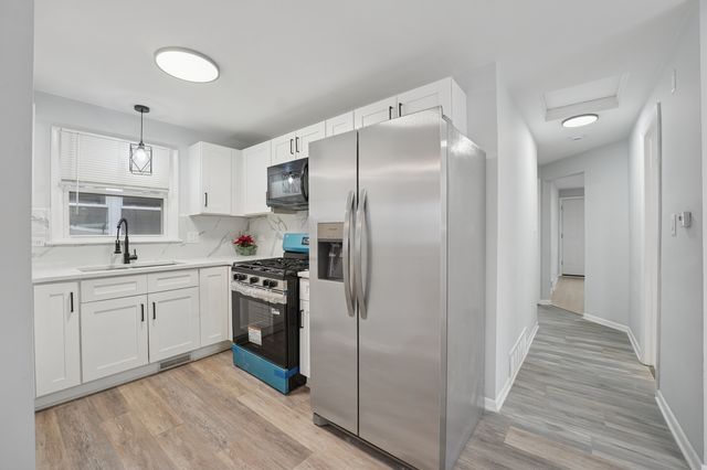 4914 W 32nd Place, Cicero, IL 60804