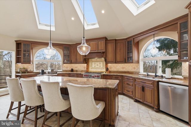 20 VINEYARD LN, Bechtelsville, PA 19505