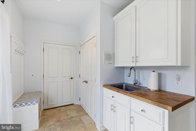 20 VINEYARD LN, Bechtelsville, PA 19505