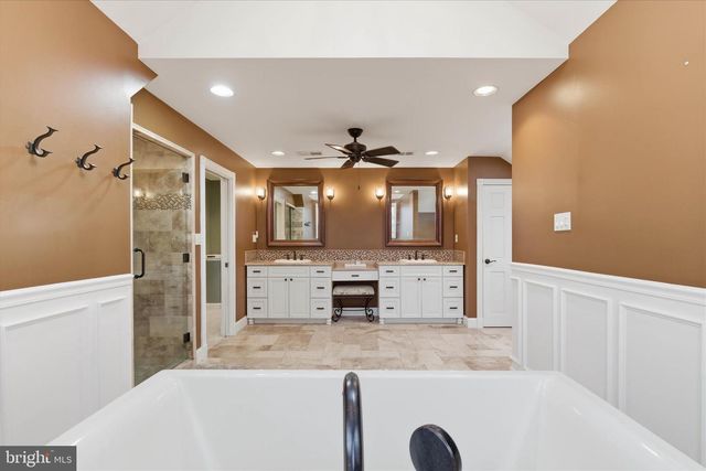 20 VINEYARD LN, Bechtelsville, PA 19505