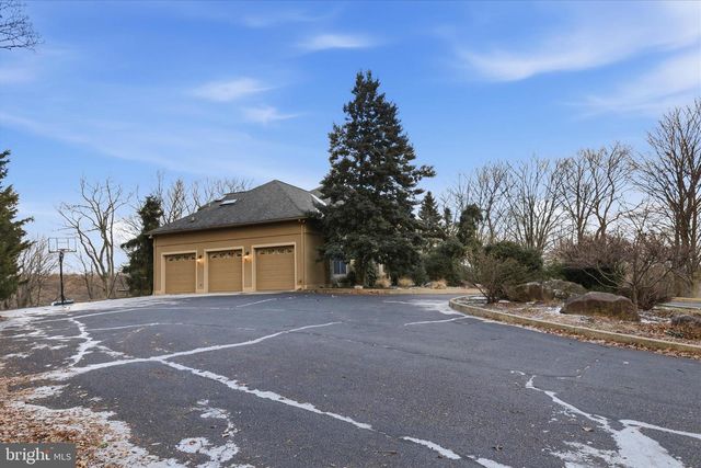 20 VINEYARD LN, Bechtelsville, PA 19505