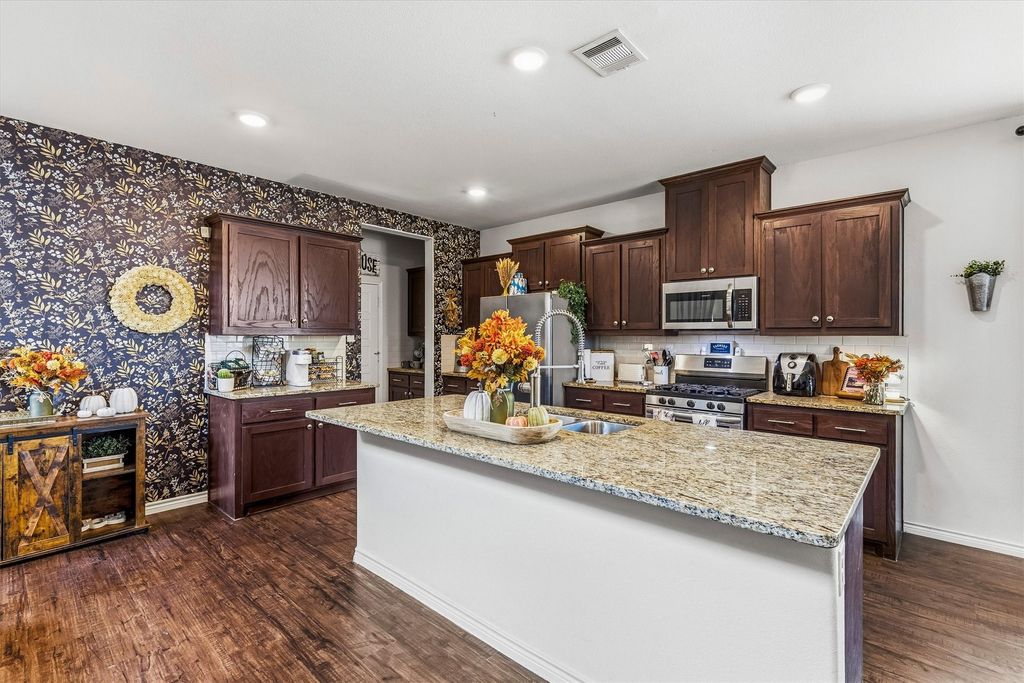 2181 Olivereta Drive, Little Elm, TX 75068 — exterior