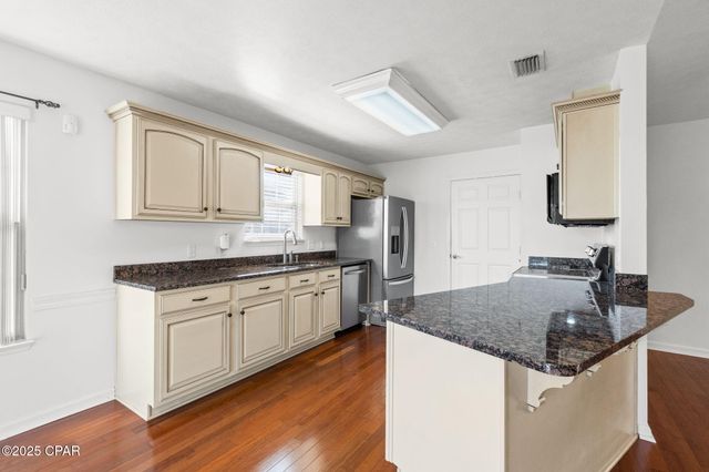 6207 Ivy Road, Panama City, FL 32404