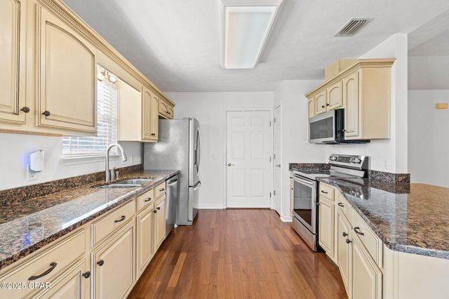 6207 Ivy Road, Panama City, FL 32404