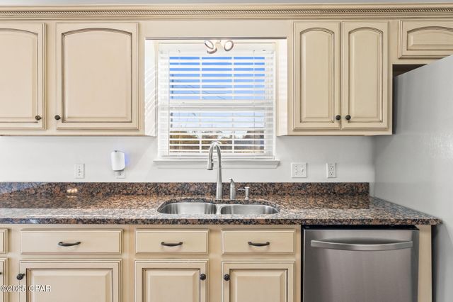 6207 Ivy Road, Panama City, FL 32404