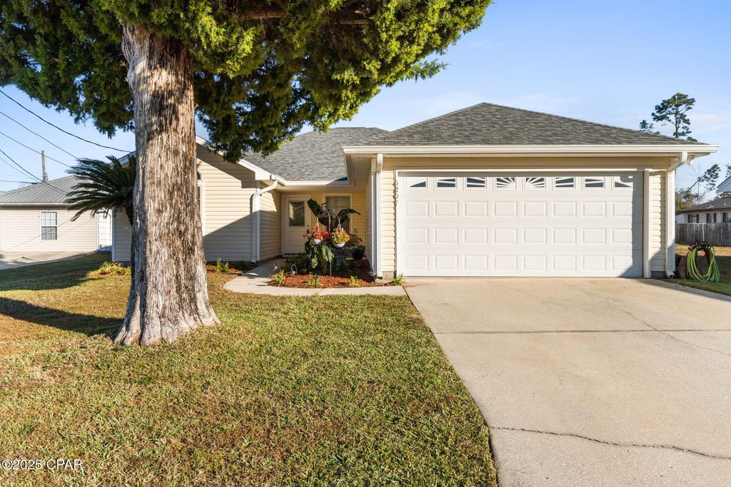 6207 Ivy Road, Panama City, FL 32404