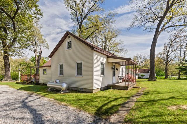 1140 Race Track Road, Centralia, IL 62801