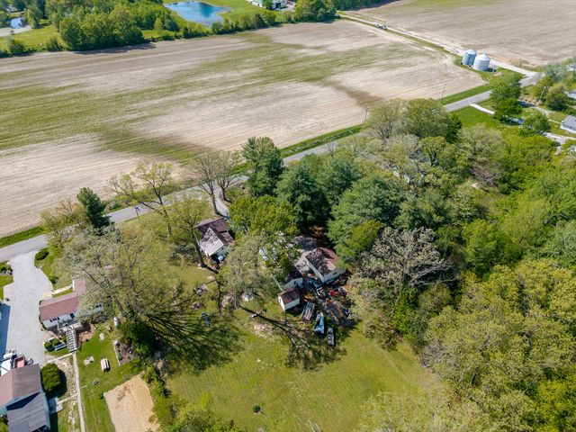 1140 Race Track Road, Centralia, IL 62801