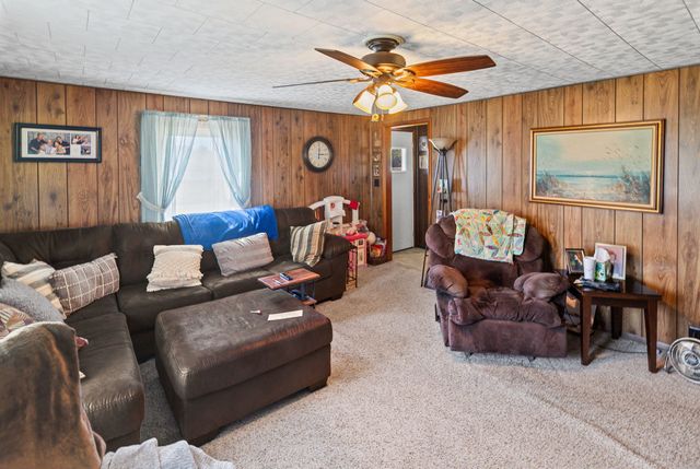 1140 Race Track Road, Centralia, IL 62801