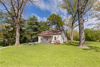 1140 Race Track Road, Centralia, IL 62801