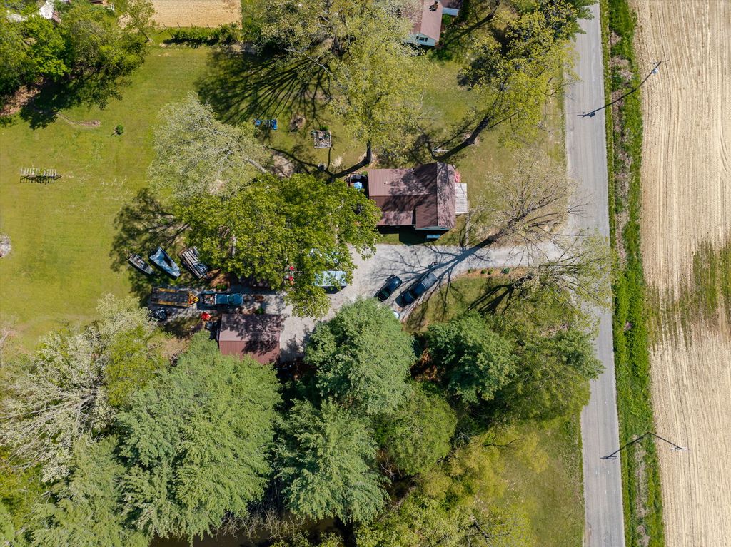 Image 17 of property listing at 1140 Race Track Road, Centralia, IL 62801