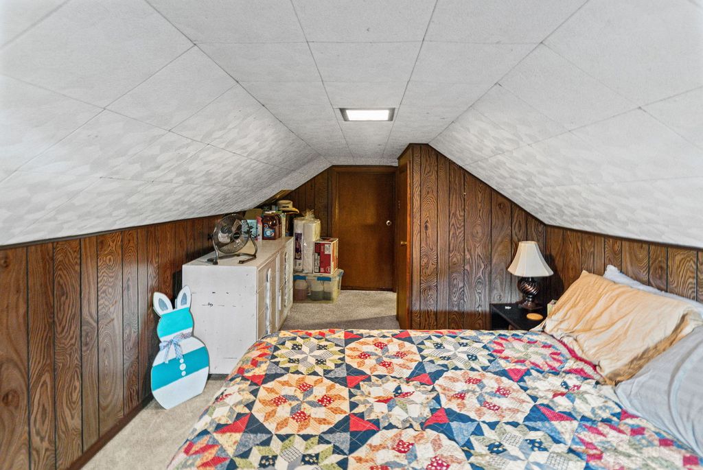 Image 21 of property listing at 1140 Race Track Road, Centralia, IL 62801