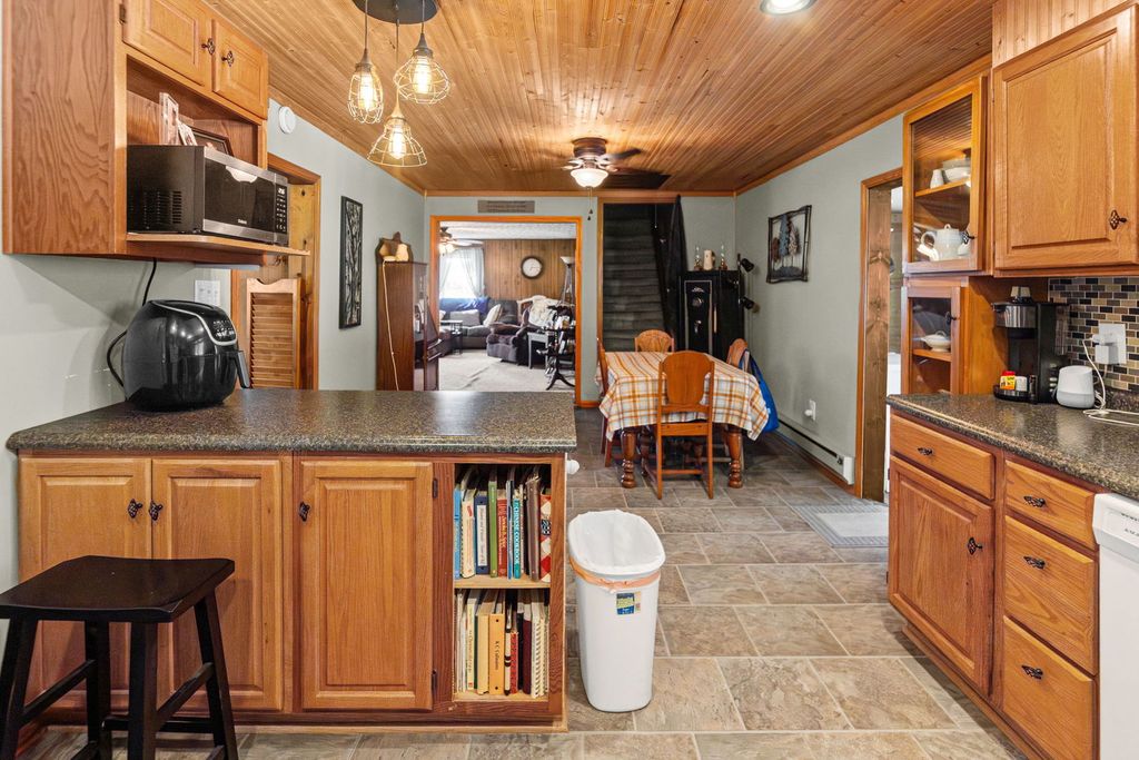 Image 27 of property listing at 1140 Race Track Road, Centralia, IL 62801