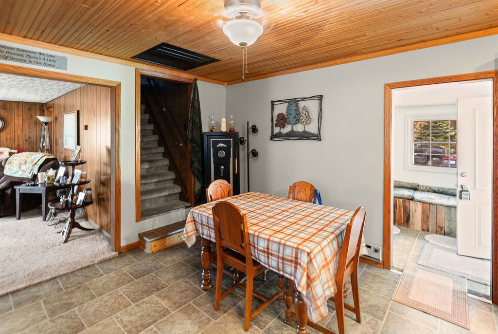 Image 33 of property listing at 1140 Race Track Road, Centralia, IL 62801