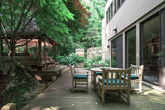 20 Cole Drive, Armonk, NY 10504