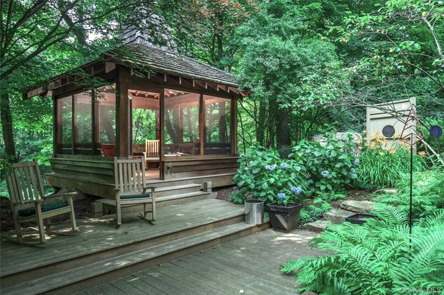 20 Cole Drive, Armonk, NY 10504