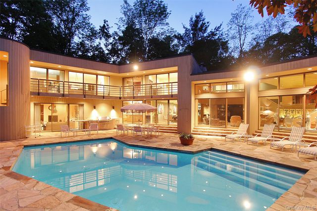 20 Cole Drive, Armonk, NY 10504