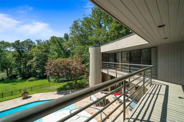 20 Cole Drive, Armonk, NY 10504