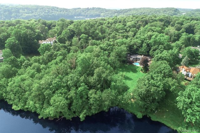 20 Cole Drive, Armonk, NY 10504