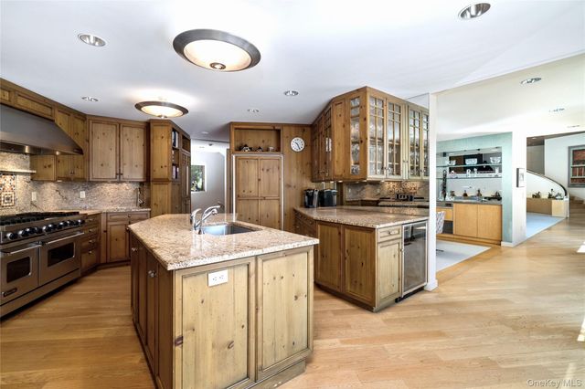 20 Cole Drive, Armonk, NY 10504