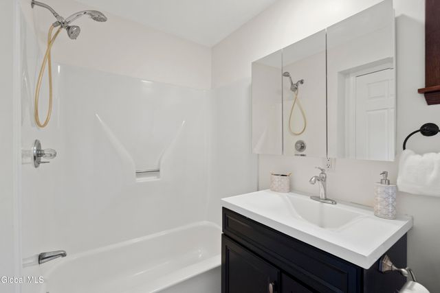 15 Werner Road, Halfmoon, NY 12065