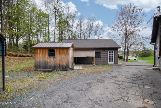 15 Werner Road, Halfmoon, NY 12065
