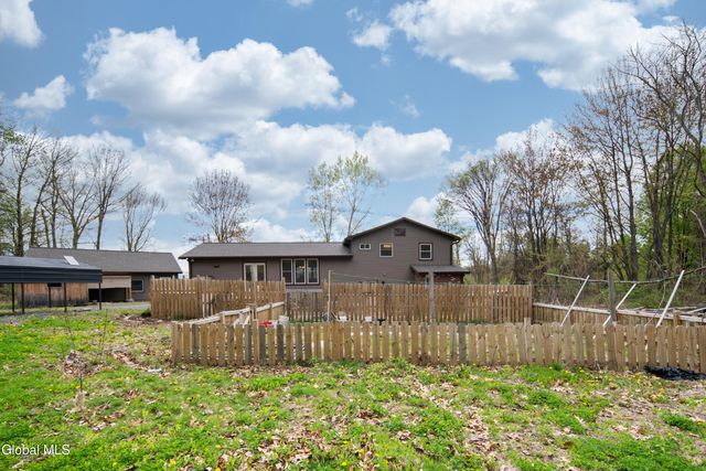 15 Werner Road, Halfmoon, NY 12065