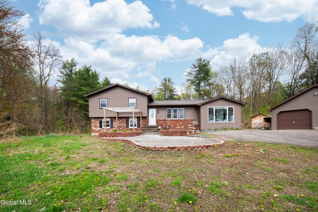 15 Werner Road, Halfmoon, NY 12065
