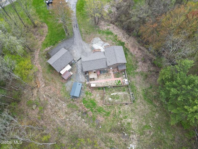 15 Werner Road, Halfmoon, NY 12065