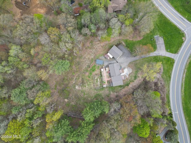 15 Werner Road, Halfmoon, NY 12065