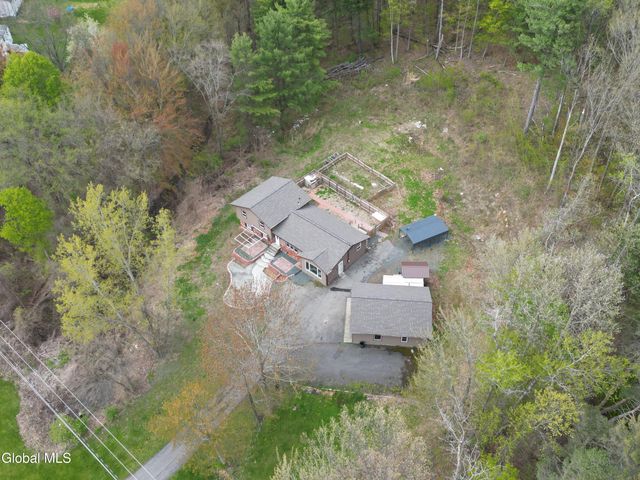 15 Werner Road, Halfmoon, NY 12065