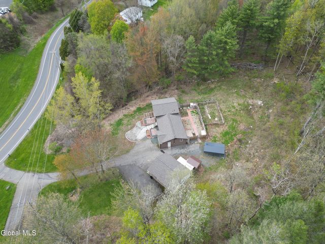 15 Werner Road, Halfmoon, NY 12065