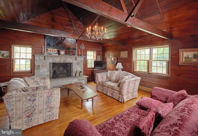 1465 MAKEFIELD RD, Yardley, PA 19067