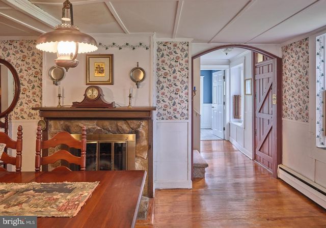1465 MAKEFIELD RD, Yardley, PA 19067