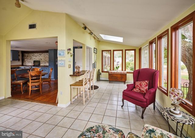 1465 MAKEFIELD RD, Yardley, PA 19067