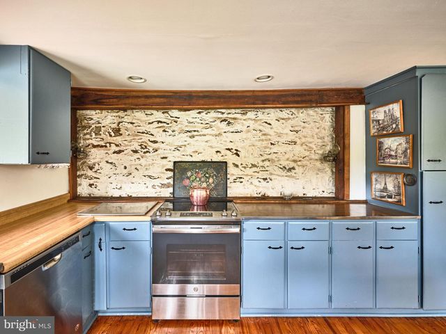 1465 MAKEFIELD RD, Yardley, PA 19067