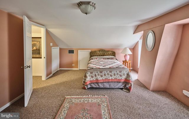 1465 MAKEFIELD RD, Yardley, PA 19067
