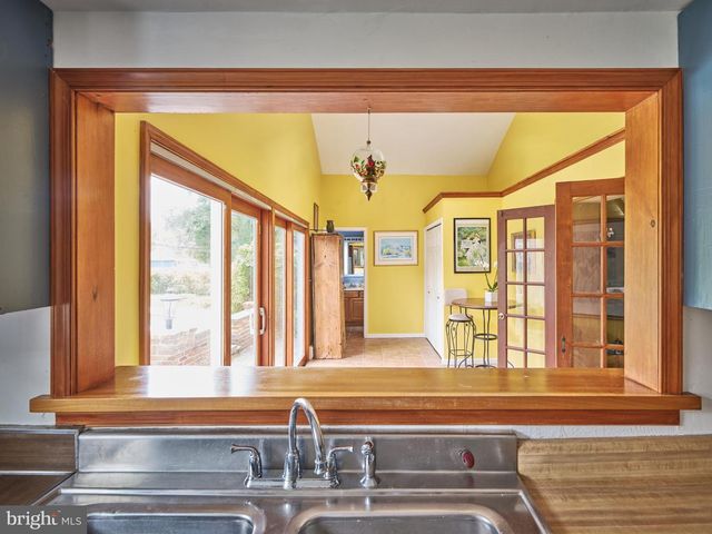 1465 MAKEFIELD RD, Yardley, PA 19067