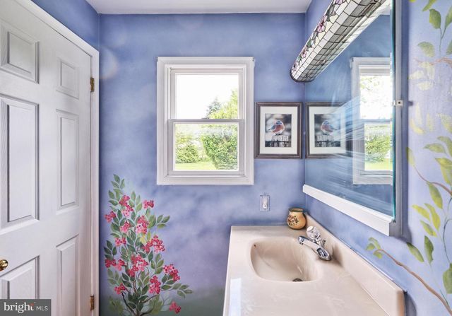1465 MAKEFIELD RD, Yardley, PA 19067