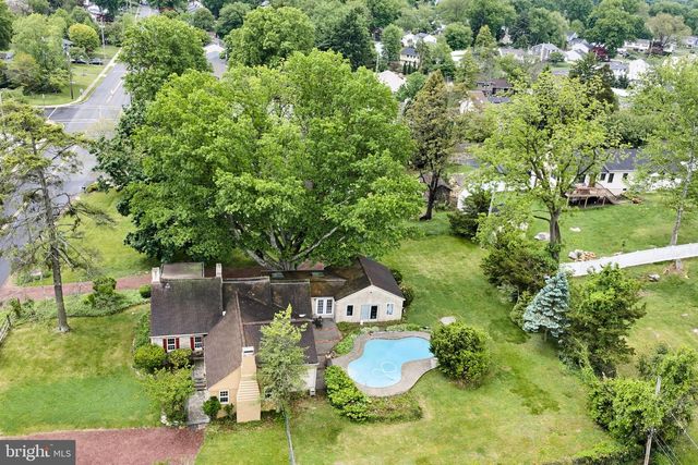 1465 MAKEFIELD RD, Yardley, PA 19067