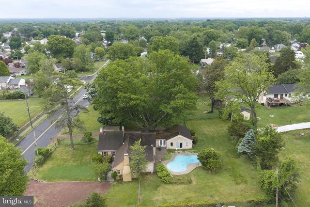 1465 MAKEFIELD RD, Yardley, PA 19067