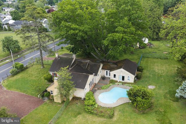 1465 MAKEFIELD RD, Yardley, PA 19067
