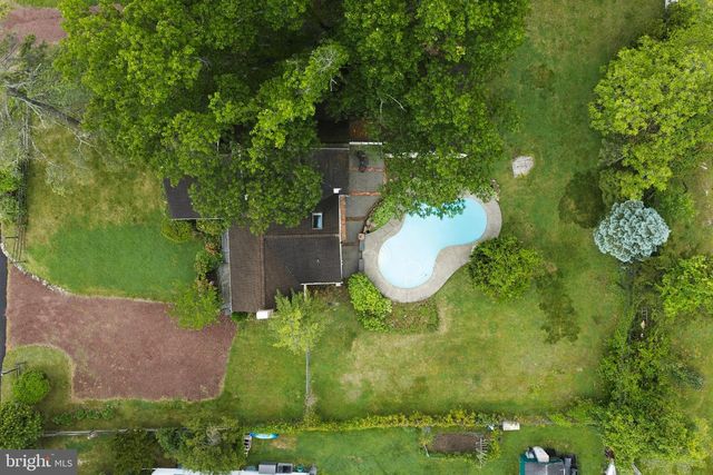 1465 MAKEFIELD RD, Yardley, PA 19067